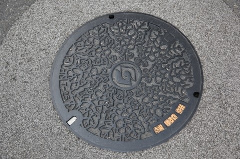 マンホール